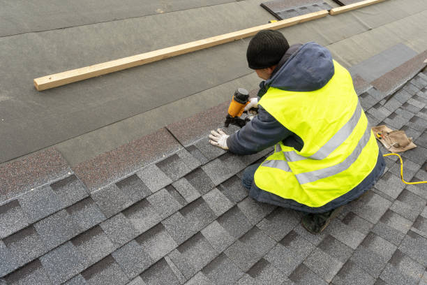 Best Roof Gutter Cleaning  in Le Grand, CA